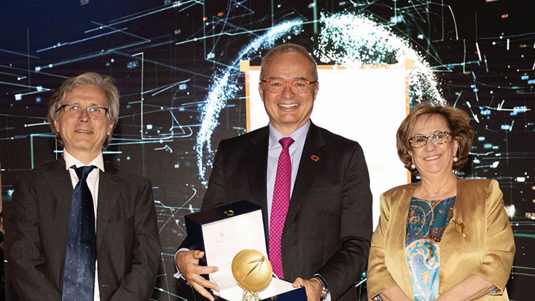Albert Triola, director general para España de Oracle y vicepresidente Senior de Oracle, recibe el Premio Identidad Digital de AEIT-Madrid