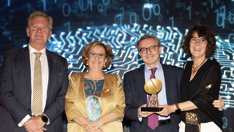 El Laboratorio de IoT de Madrid, IoTMADLab, recibe el Premio IoT y Conectividad de AEIT-Madrid