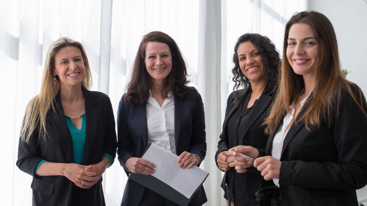 Oportunidad de formación: Programa Superior de Mujer y Liderazgo (20% de descuento para asociadas)