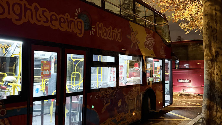 La Asociación Española de Ingenieros de Telecomunicación de Madrid celebra su tradicional actividad del bus de la navidad