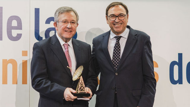 El ingeniero Carlos Alberto López Barrio, recibe el Premio a la Excelencia Profesional de AEIT-Madrid