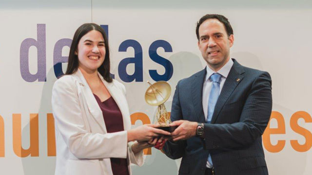 La joven ingeniera de telecomunicación Cristina Márquez, recibe el Premio a la innovación de AEIT Madrid