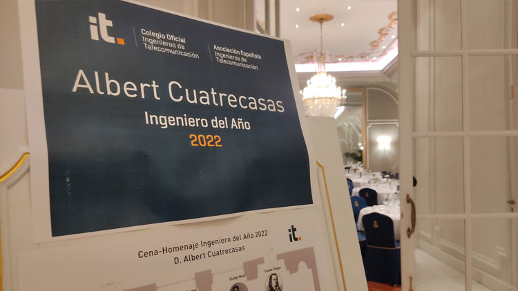 Albert Cuatrecasas, director general de Cellnext Telecom en España, recibe el Premio Ingniero del Año 2022
