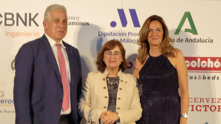 Nuestra secretaria general, Victoria Ramos, participa en la entrega de premios del COIT Andalucía Oriental y Melilla