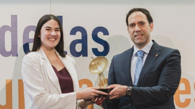 La joven ingeniera de telecomunicación Cristina Márquez, recibe el Premio a la innovación de AEIT Madrid